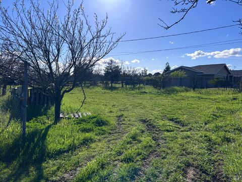 Photo of 1005 Poplar Road, Vacaville, CA 95687 (MLS # 326012839)