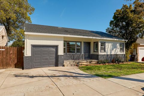 Photo of 90 Manville Avenue, Pittsburg, CA 94565 (MLS # 326018460)