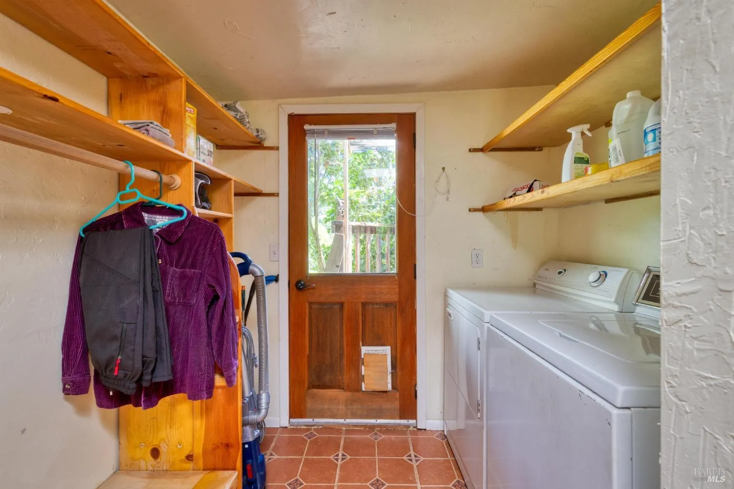 Cazadero, California 95421, United States, 2 Bedrooms Bedrooms, ,1 BathroomBathrooms,Residential,Pending,115179