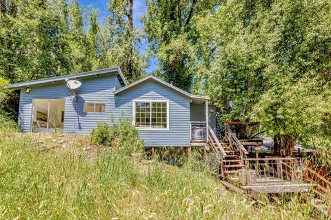 Photo of 9199 Rio Vista Road, Forestville, CA 95436 (MLS # 325021277)