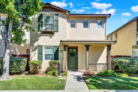 Photo of 1667 Vicksburg Drive, Fairfield, CA 94533 (MLS # 325079558)