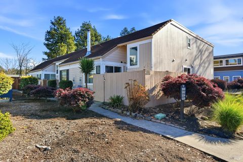 5006 Country Club Drive Rohnert Park CA 94928