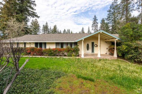 Photo of 506 La Tierra Drive, Angwin, CA 94508 (MLS # 325102385)