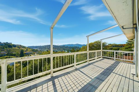 Photo of 101 Round Hill Road, Tiburon, CA 94920 (MLS # 326008074)