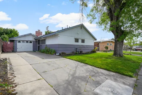 MLS: 225046486