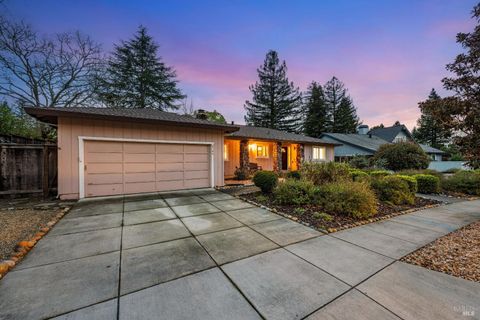 Photo of 4746 Tarton Drive, Santa Rosa, CA 95405 (MLS # 326016141)