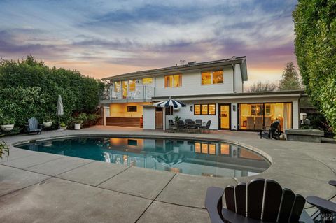 Photo of 282 Riviera Drive, San Rafael, CA 94901 (MLS # 326022647)
