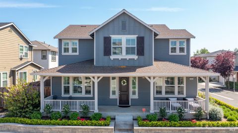 Photo of 1623 Winterberry Lane, Rohnert Park, CA 94928 (MLS # 325090855)