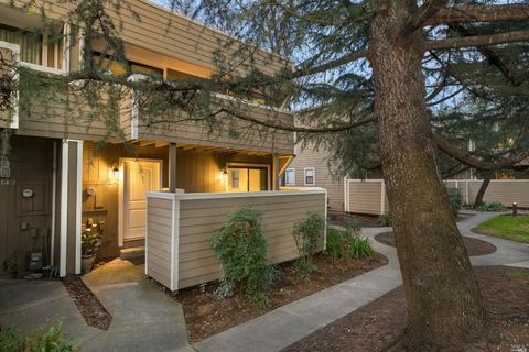 Photo of 2141 W Steele Lane, Santa Rosa, CA 95403 (MLS # 326009643)