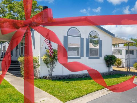 Photo of 131 Del Paso Drive, Vacaville, CA 95687 (MLS # 325071302)