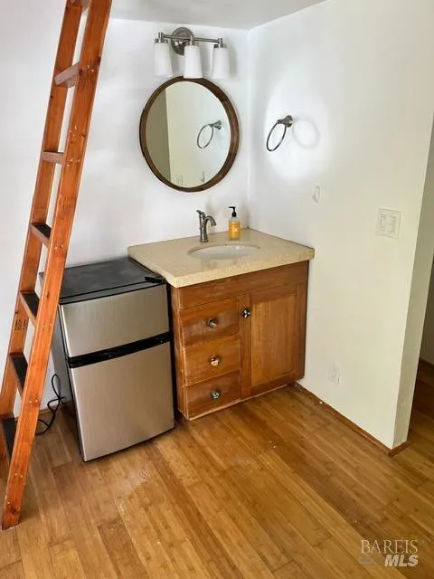 Fairfax, California 94930, United States, 1 Bedroom Bedrooms, ,2 BathroomsBathrooms,Residential,Pending,8788