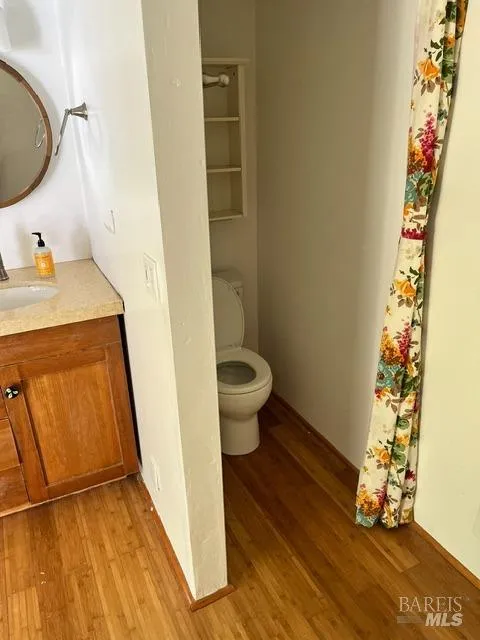 Fairfax, California 94930, United States, 1 Bedroom Bedrooms, ,2 BathroomsBathrooms,Residential,Pending,8788