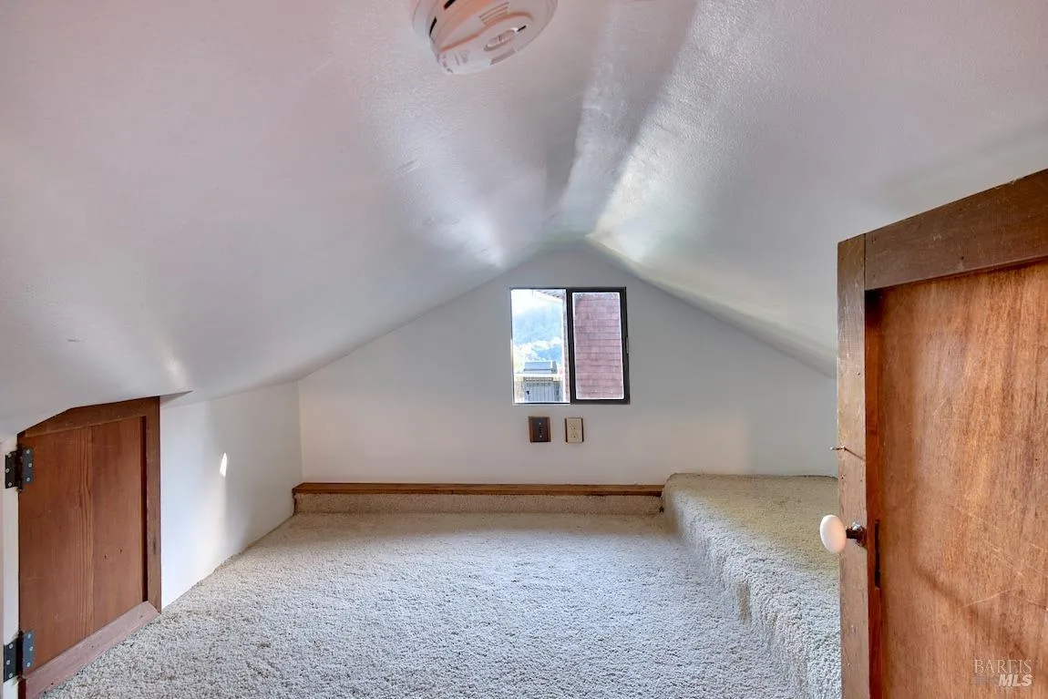 Fairfax, California 94930, United States, 1 Bedroom Bedrooms, ,2 BathroomsBathrooms,Residential,Pending,8788