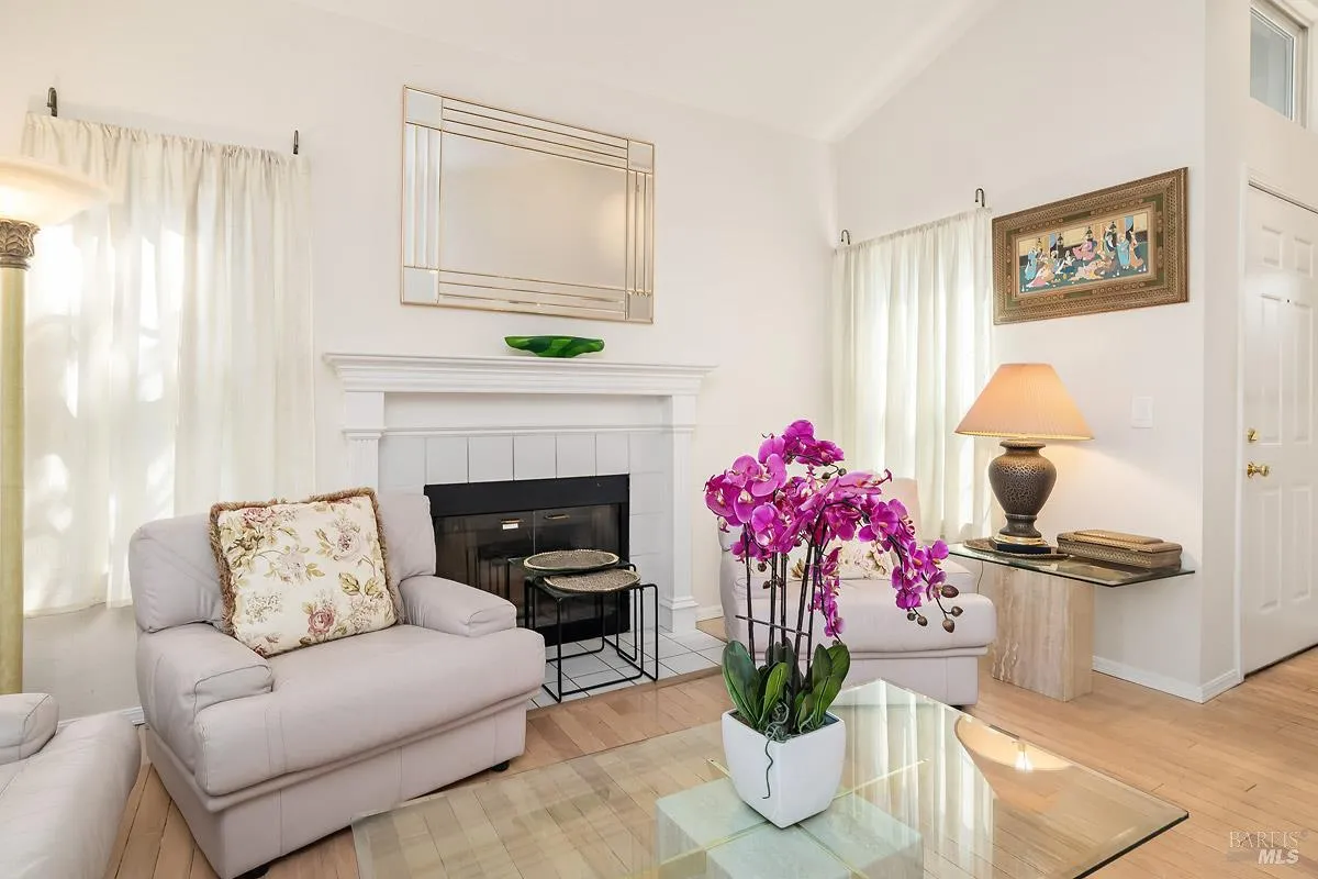 San Rafael, California 94903, United States, 3 Bedrooms Bedrooms, ,3 BathroomsBathrooms,Residential,Active,191903