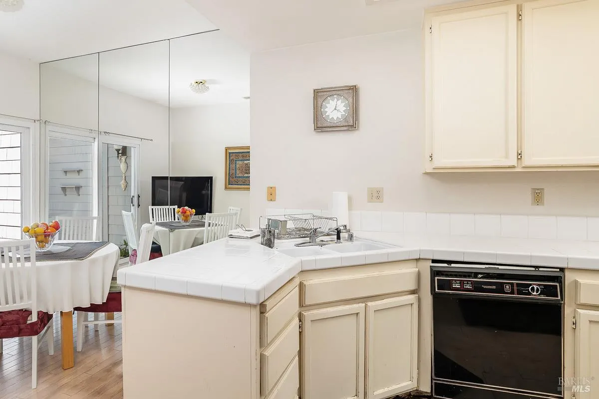 San Rafael, California 94903, United States, 3 Bedrooms Bedrooms, ,3 BathroomsBathrooms,Residential,Active,191903