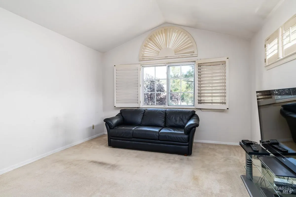 San Rafael, California 94903, United States, 3 Bedrooms Bedrooms, ,3 BathroomsBathrooms,Residential,Active,191903