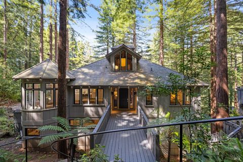 Photo of 28 Marsh Drive, Mill Valley, CA 94941 (MLS # 325083717)