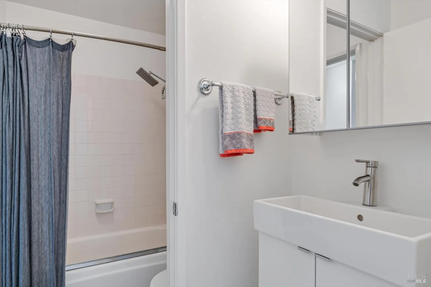 Napa, California 94558, United States, 2 Bedrooms Bedrooms, ,2 BathroomsBathrooms,Residential,Active,235530