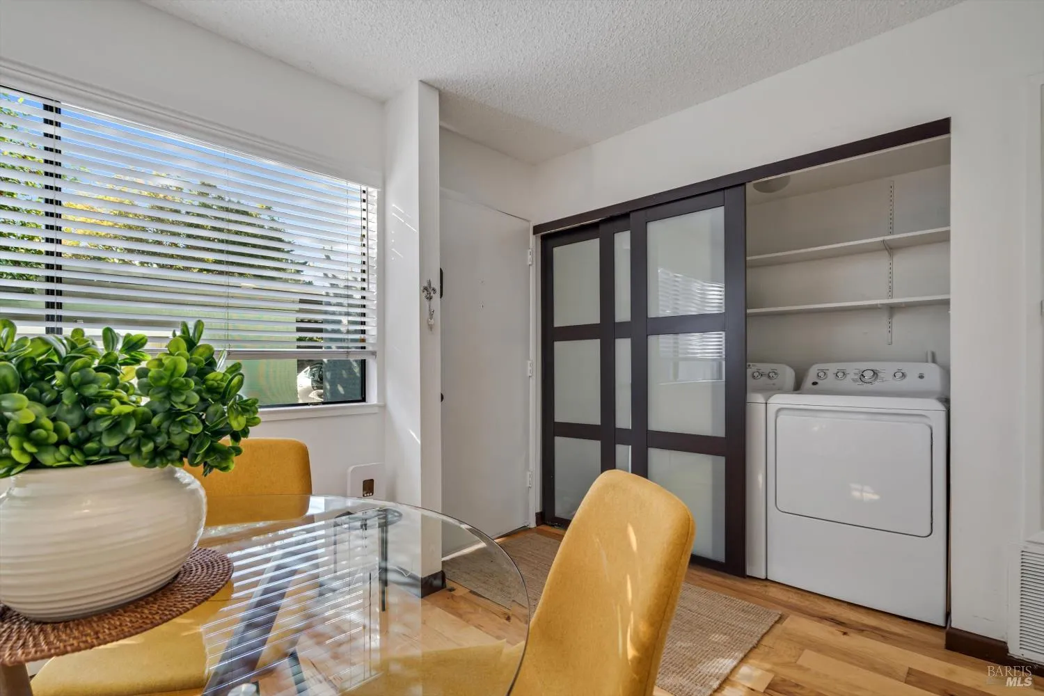 Napa, California 94558, United States, 2 Bedrooms Bedrooms, ,2 BathroomsBathrooms,Residential,Active,235530