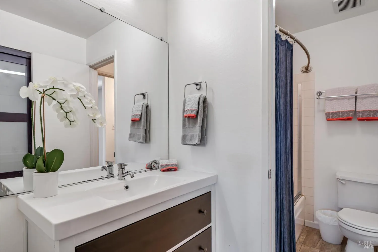 Napa, California 94558, United States, 2 Bedrooms Bedrooms, ,2 BathroomsBathrooms,Residential,Active,235530