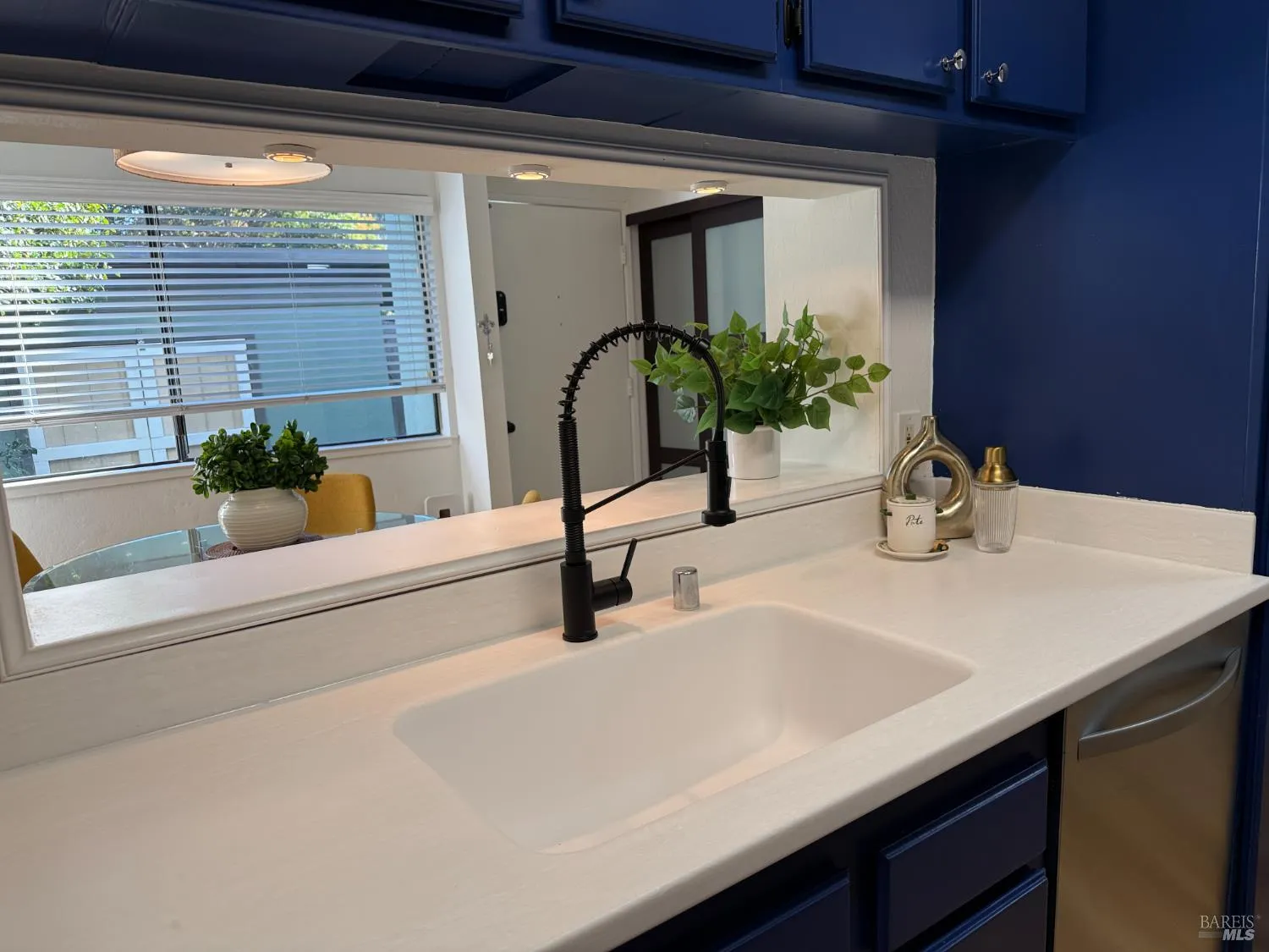 Napa, California 94558, United States, 2 Bedrooms Bedrooms, ,2 BathroomsBathrooms,Residential,Active,235530