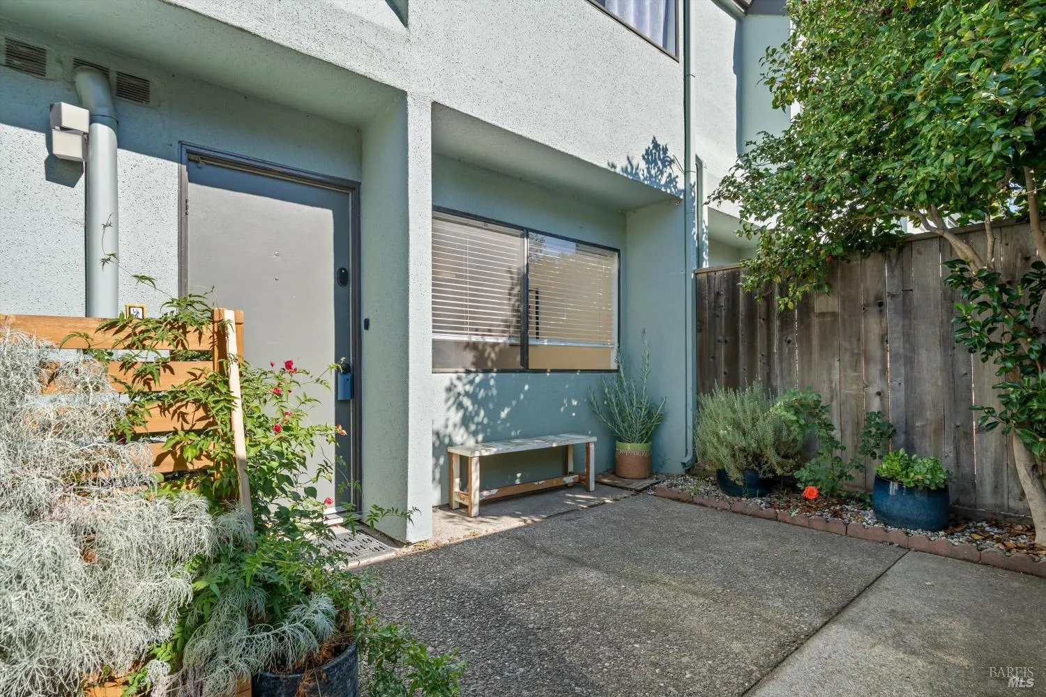 Napa, California 94558, United States, 2 Bedrooms Bedrooms, ,2 BathroomsBathrooms,Residential,Active,235530