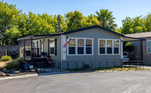 Photo of 137 Lemon Tree Circle, Vacaville, CA 95687 (MLS # 325064526)