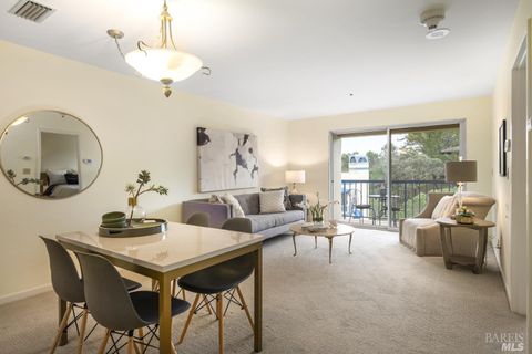 Photo of 100 Thorndale Drive #303, San Rafael, CA 94903 (MLS # 325003396)