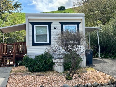 Photo of 41 Goya Drive, Fairfield, CA 94534 (MLS # 325020493)