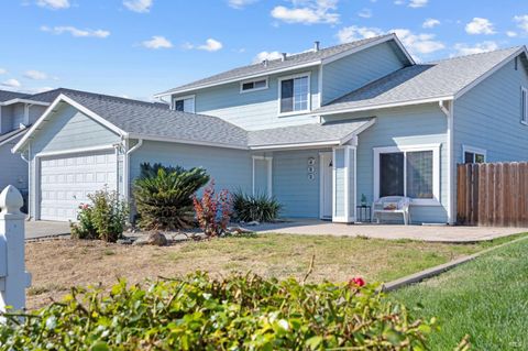 Photo of 2537 Woolner Avenue, Fairfield, CA 94533 (MLS # 325085374)