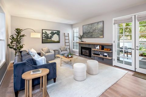 Photo of 18105 Vassar Court, Sonoma, CA 95476 (MLS # 326001997)