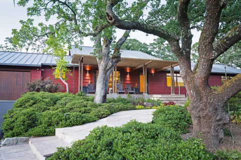 Photo of 12650 Henno Road, Glen Ellen, CA 95442 (MLS # 325043887)