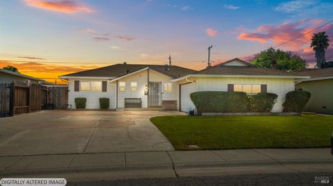 Photo of 535 Amesbury Drive, Dixon, CA 95620 (MLS # 326018877)
