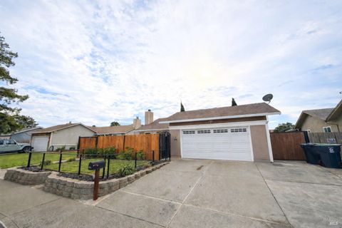Photo of 1019 Whistler Drive, Suisun City, CA 94585 (MLS # 325104157)