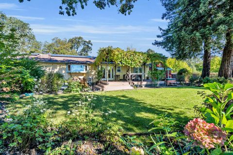 Photo of 180 W Trinity Road, Glen Ellen, CA 95442 (MLS # 326003992)