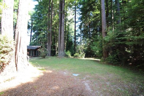 A home in Fort Bragg