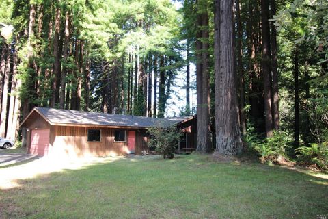 A home in Fort Bragg