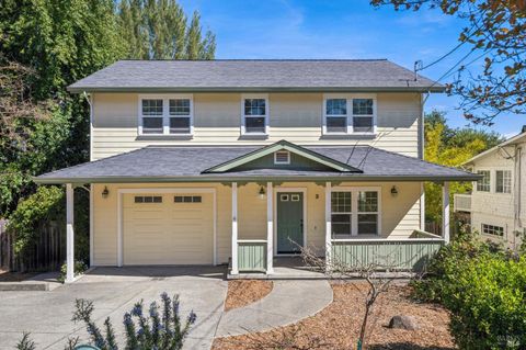 Photo of 3 Hill Drive, Petaluma, CA 94952 (MLS # 326018607)