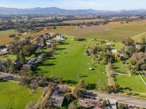 Photo of 1612 Mckinley Road, Napa, CA 94558 (MLS # 325101757)