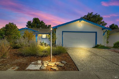 Photo of 202 Olympic Circle, Vacaville, CA 95687 (MLS # 325096355)