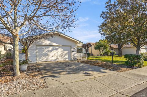 Photo of 119 Carlsbad Circle, Vacaville, CA 95687 (MLS # 326002159)