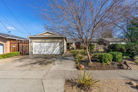 Photo of 3770 Dover Street, Napa, CA 94558 (MLS # 326009615)