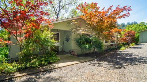 Photo of 2267 Westside Road, Healdsburg, CA 95448 (MLS # 325040931)