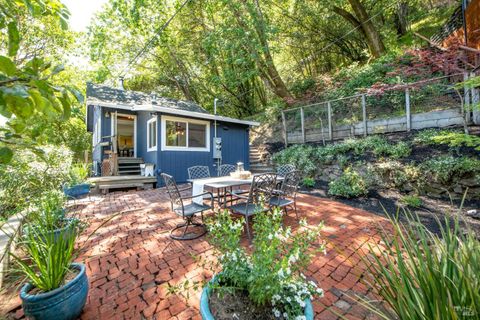 Photo of 251 West End Avenue, San Rafael, CA 94901 (MLS # 326024738)