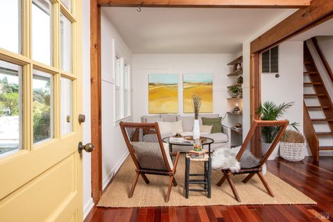 Photo of 251 W End Avenue, San Rafael, CA 94901 (MLS # 326024738)