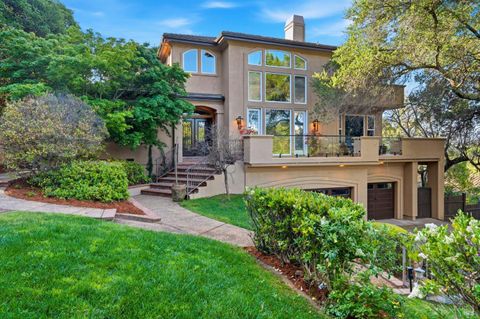 Photo of 950 Appleridge Place, Fairfield, CA 94534 (MLS # 326045867)