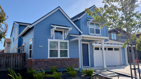 Photo of 33558 Maverick Loop, Fremont, CA 94555 (MLS # 326047358)