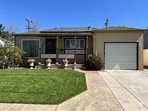 Photo of 880 Beechwood Avenue, Vallejo, CA 94591 (MLS # 326023108)