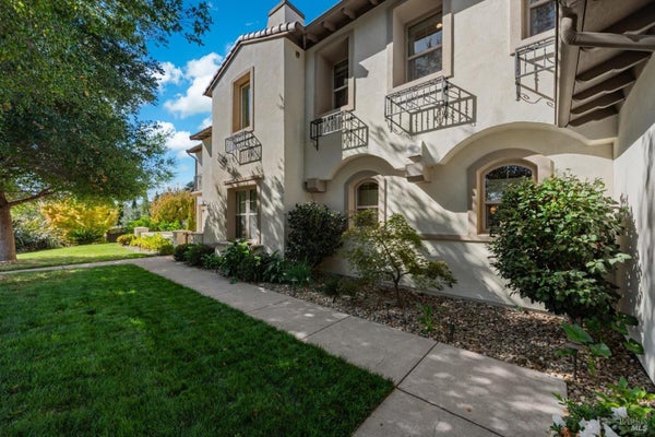 727 BRIDLE RIDGE DR, FAIRFIELD, CA 94534 - Image 05b7da06f7382c8dc7ffecba12e500d9/2871436713