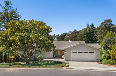 Photo of 10 Corte San Fernando, Tiburon, CA 94920 (MLS # 326037885)